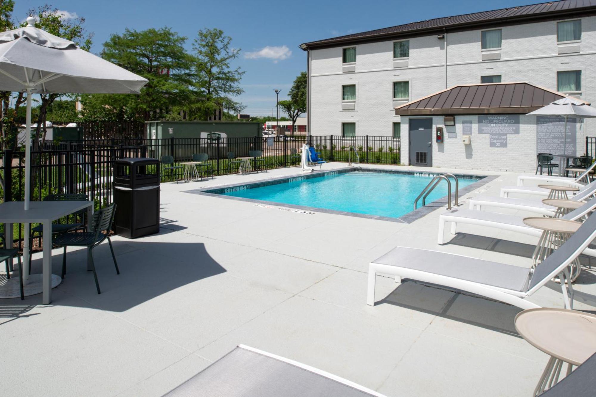 Spark By Hilton Dallas Market Center Bagian luar foto