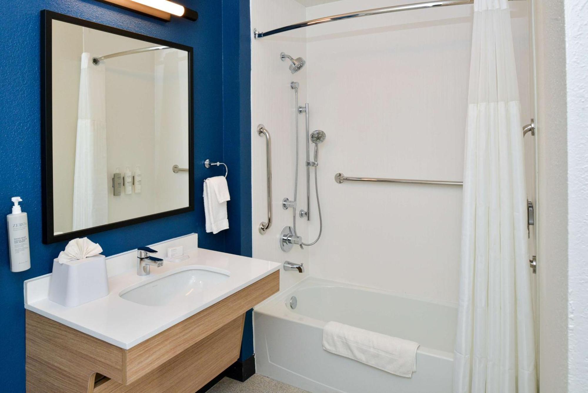 Spark By Hilton Dallas Market Center Bagian luar foto